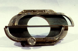 Split heliometer lens