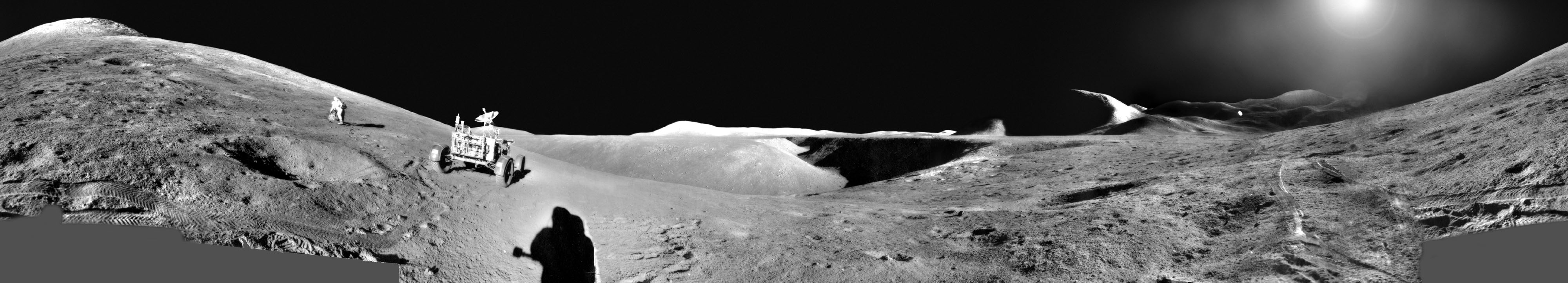 apollo15hill.jpg (432563 bytes)